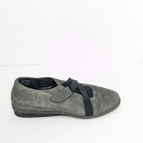 Clarks artisan suede flats - Picture 2 of 16